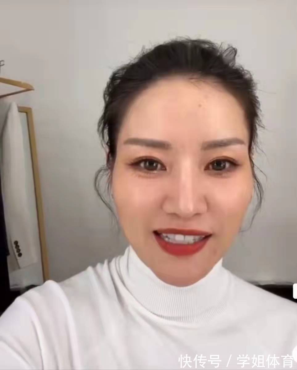浓妆|网球一姐李娜久违现身!浓妆出镜容颜变化大,疑整容女神气质不在