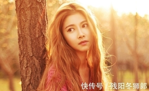 秋水!一池秋水一帘诗,半卷闲愁携入梦;九赋伤秋词,缕缕心音凭雁送