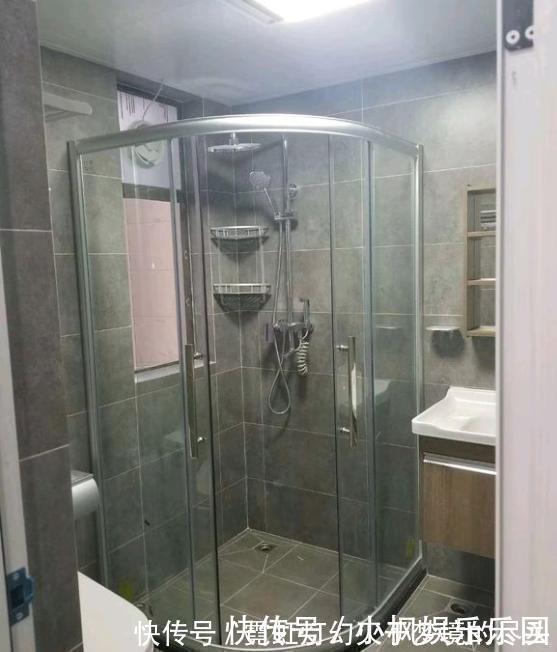 墙面|三个月完工，简装全屋花28万，打扫干净很漂亮，木纹砖很满意