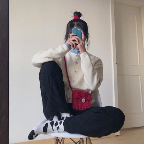 毛衣你穿对了吗？解锁“纯色毛衣”的高阶穿法，时髦洋气又保暖