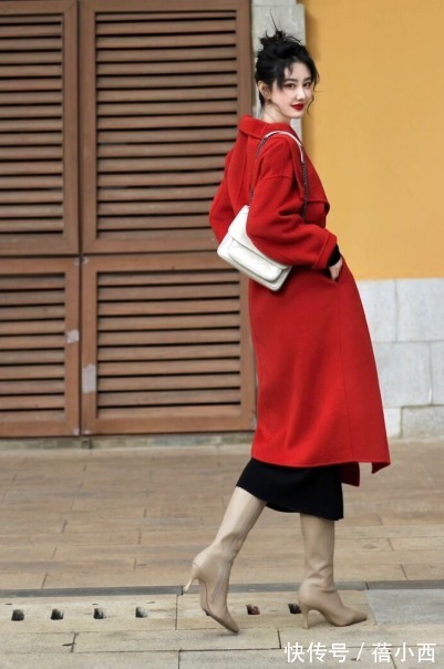 下半身 年末就要穿“红色大衣”,显白显气质,奔四的女人穿上年轻10岁!