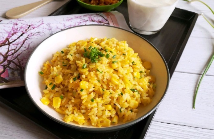 做蛋炒饭时，米饭不要直接入锅炒！多做一步，米粒金黄，粒粒分明