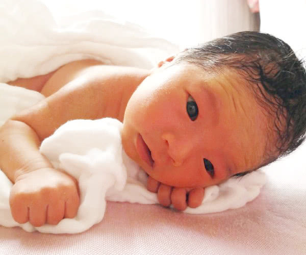 颈部|宝宝为什么要多趴1-3个月是娃练趴的“黄金期”,家长不要错过