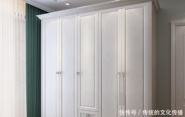 成品|定制衣柜和成品衣柜怎么选老师傅给你答案，照着选准没错！