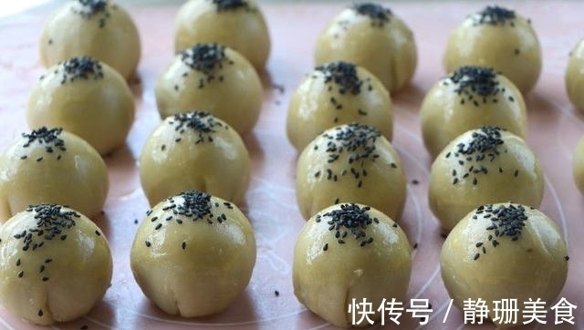 经典糕点蛋黄酥做法,7步就可上烤箱,外酥内软好吃不用花钱买
