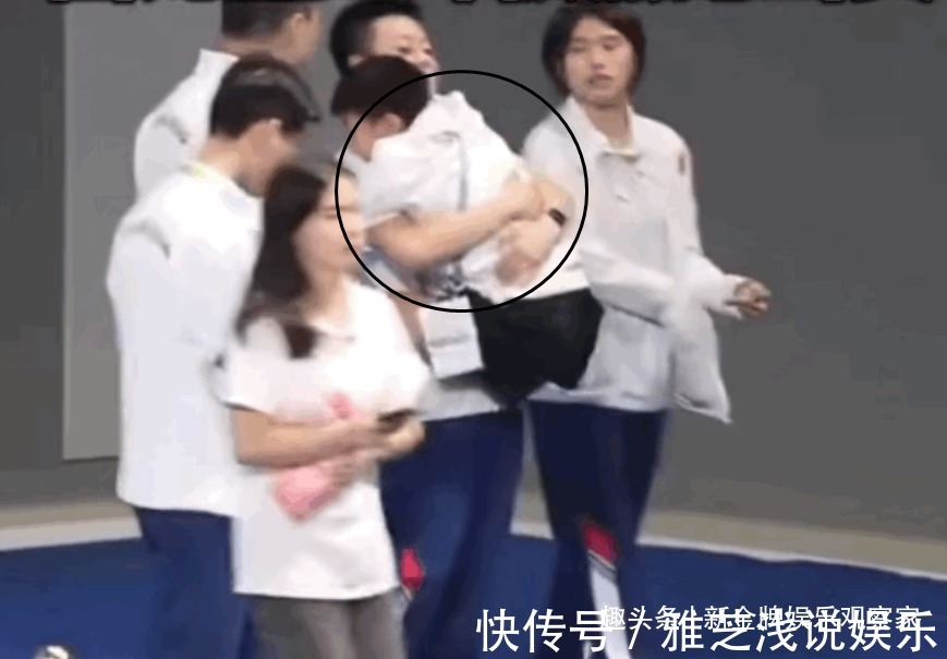 团宠|樊振东全红婵全运会合体,身型反差大,团宠零食不离手惹人疼爱