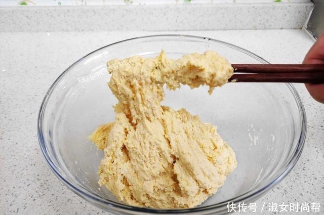 口感|从小就爱吃的大发糕,组织蓬松口感好,照着做保你内部不发粘!