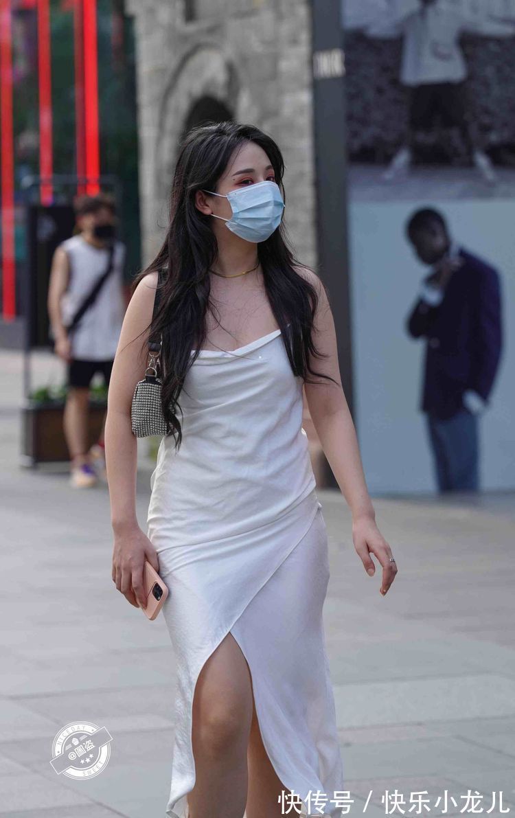 连衣裙 时尚的连衣裙美女,优雅舒适一步到位,时尚优雅