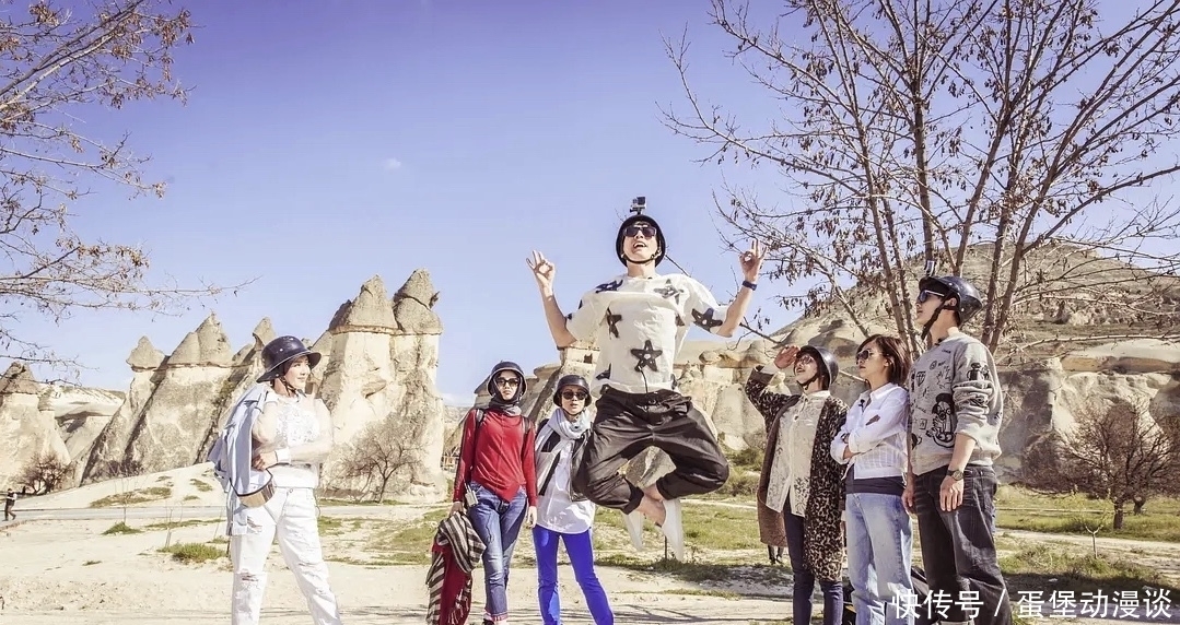 花儿与少年|《桃花坞》:初次见面成大型社死现场,九个小细节你注意到了吗?