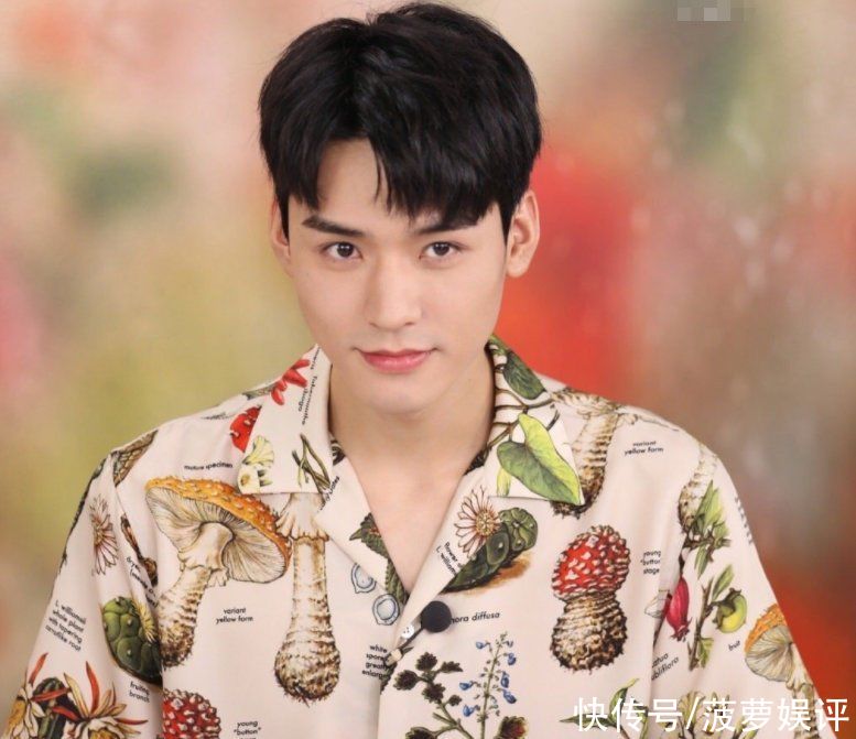 生图|龚俊综艺录制生图,无精修无美颜状态真实,颜值让人看傻眼