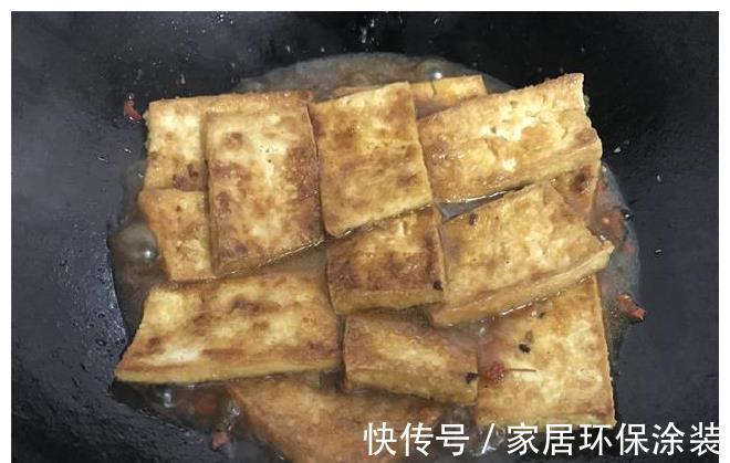 豆腐的这种做法绝了,香辣入味,比肉还好吃,上桌家人抢着吃