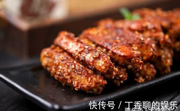 鸡翅|秘制鸡翅做法,香香辣辣上桌,1秒就能被抢光