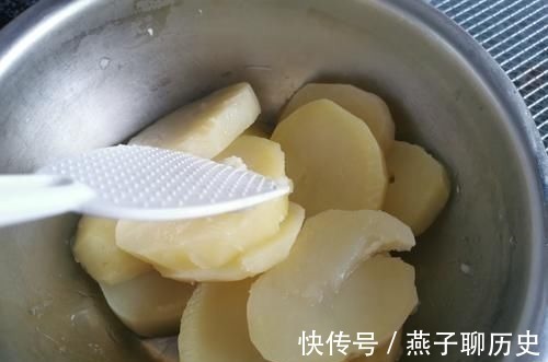 调味料|无论男女,晚上空腹吃点它,清肠排便,大肚子消散,口臭便秘没了