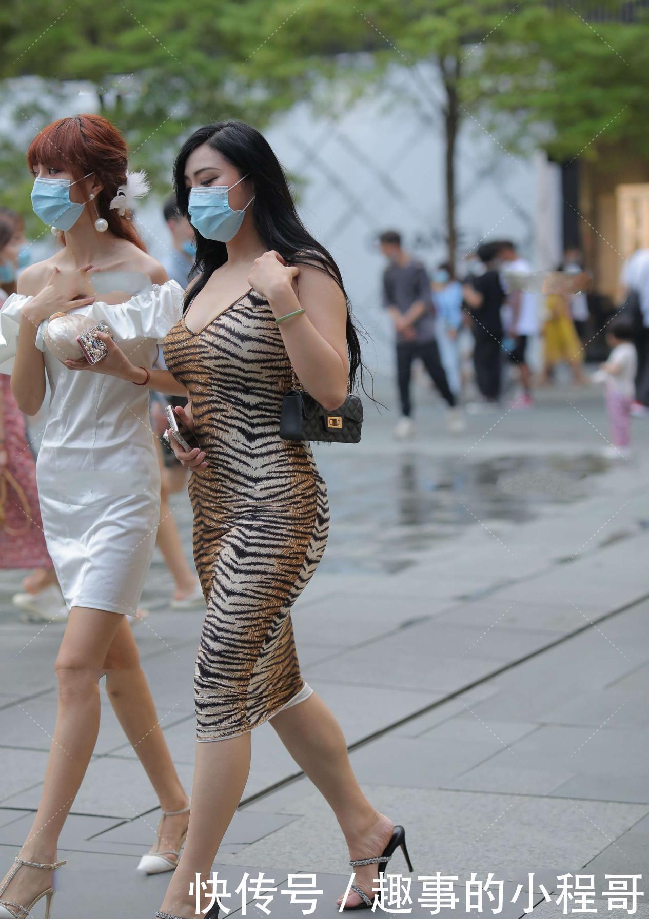 小知识|个性十足的修身豹纹裙子，不仅要选对款式，还要穿对方法