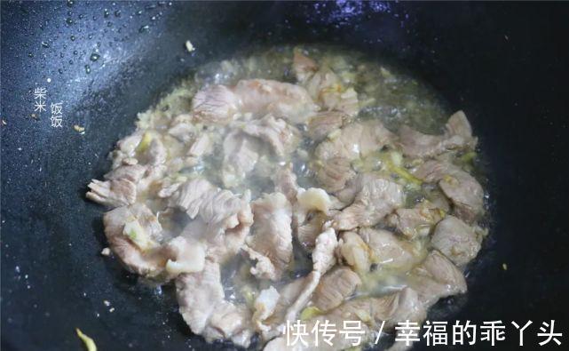 白菜炖豆腐,这样做才好吃,豆腐鲜香多汁,白菜脆嫩爽口