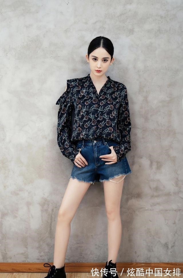 牛油果绿 奔五的女人,不要总穿黑白灰,多穿这3个“高级色”,非常显气质!