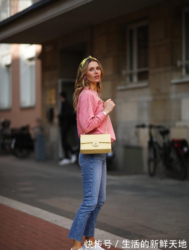 老爹 有品位的女人,穿牛仔裤尽量别配高跟鞋,其实这“4双”更减龄!