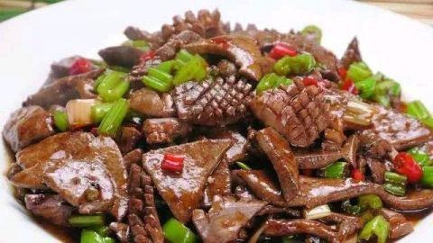 推荐几款特色菜肴,鲜香可口在家就能做,适合家庭聚餐味道棒