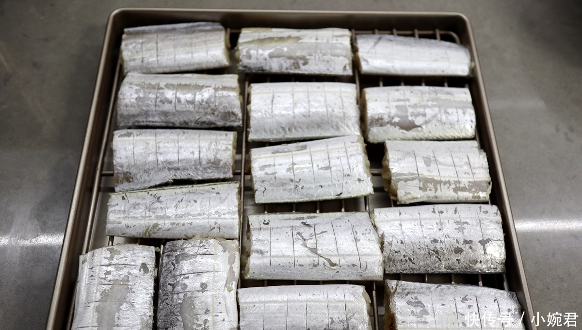 红烧带鱼15分钟出锅,不裹面粉,完整不碎入味,端上桌就光盘