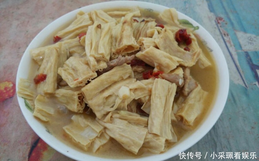 腐竹炒肉，有菜有肉，味道超级棒！