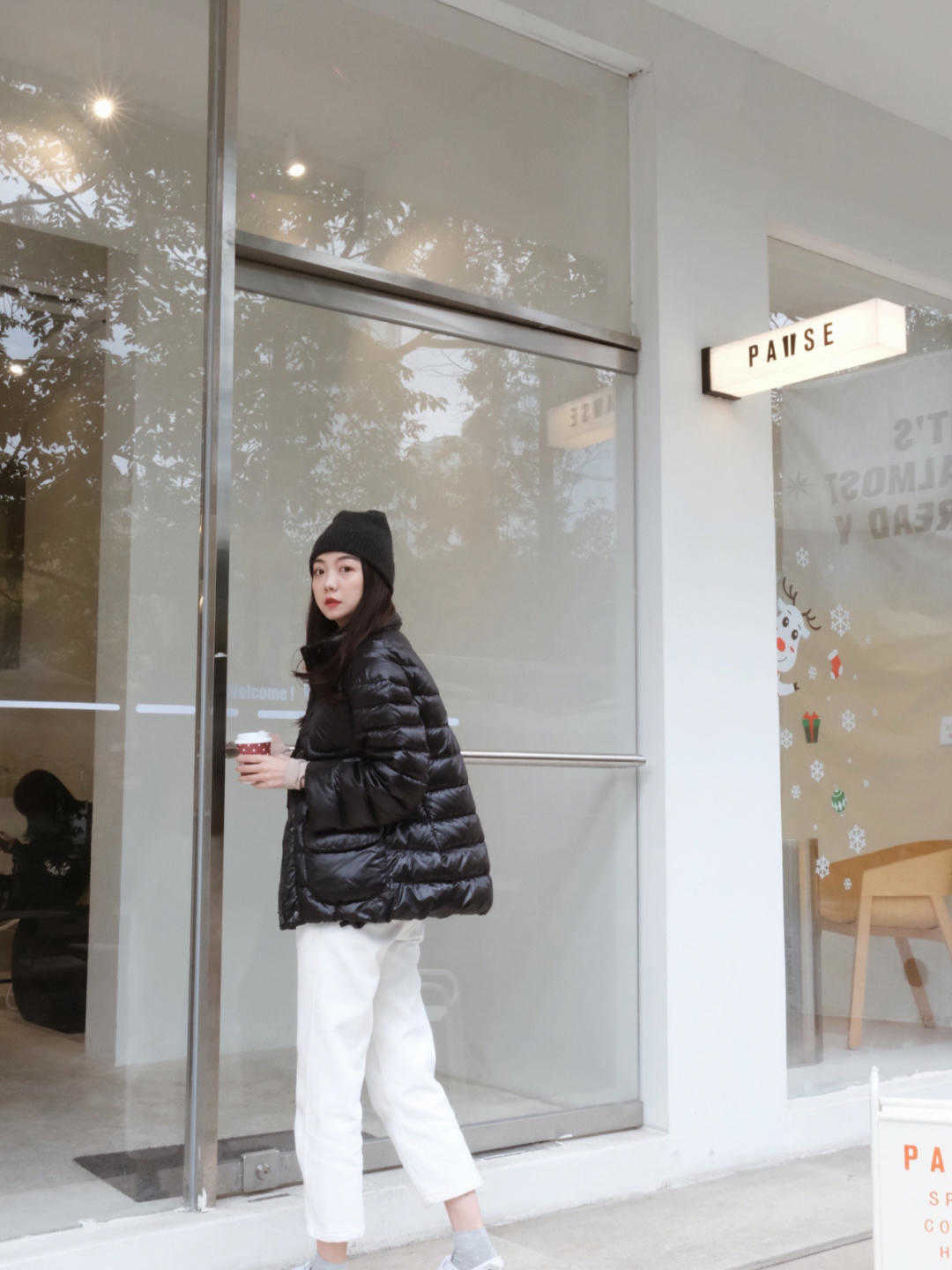 羽绒服|又被“黑色羽绒服”惊艳到,款式简单却很显气质,你有了吗?