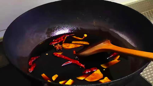 花生米|入秋了,大鱼大肉靠边站,遇到此菜别手软,营养极高,腌着吃最香