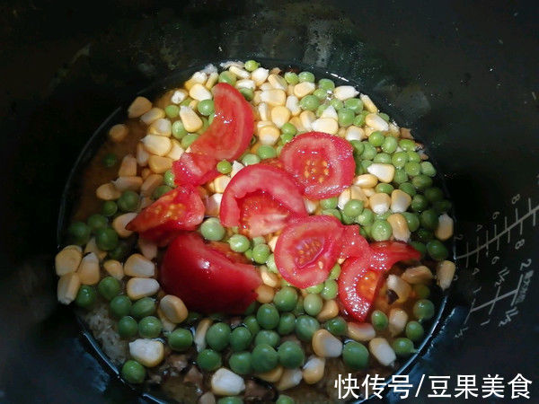 腊味饭|简单易做好吃到飞起的腊味饭（电饭煲版）