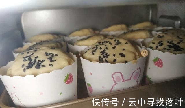 糯米鸡蛋|秋冬时节这样吃糯米,把它做成小蛋糕,细腻柔软,好吃易消化!