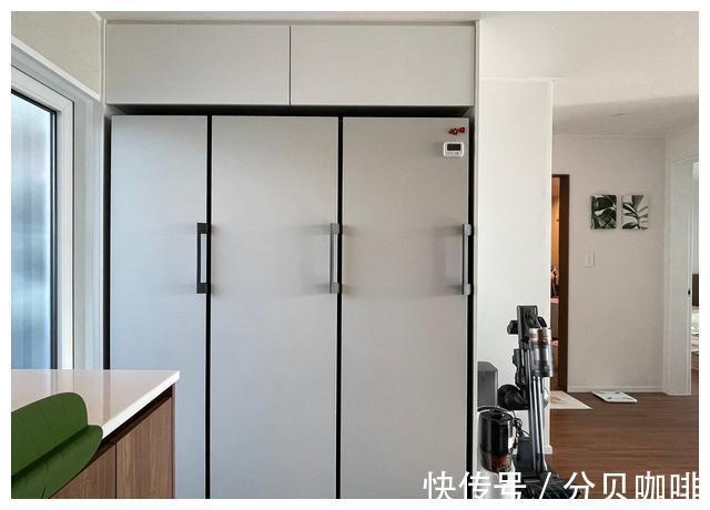 卫生间门|进门无玄关?试试她家的方法,还能多出一个餐厅,实用又耐看!