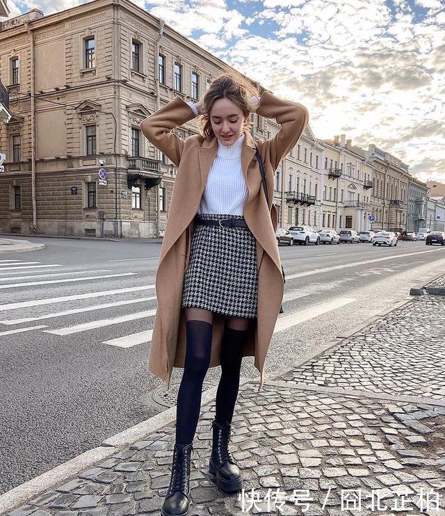 50岁的女人,过年最好少穿“红一套”!试试这3种穿搭,特优雅