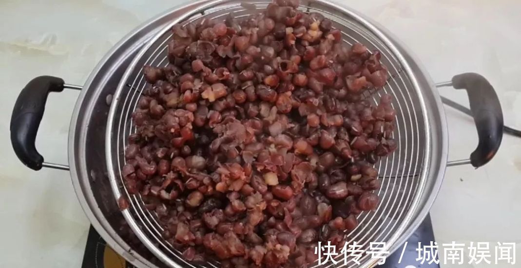 蒸馍|红豆又出新吃法,不烙饼不蒸馍,我家一周吃3次,比蛋糕好吃十倍