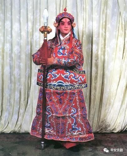  舞台|京剧舞台幕后的18位师傅（六）简单讲讲“龙套”