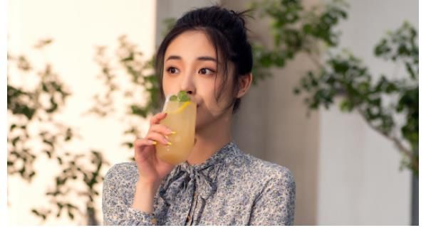 舞台|周洁琼发文告别《爆裂舞台》,表演两次惨遭淘汰,表演使人失望