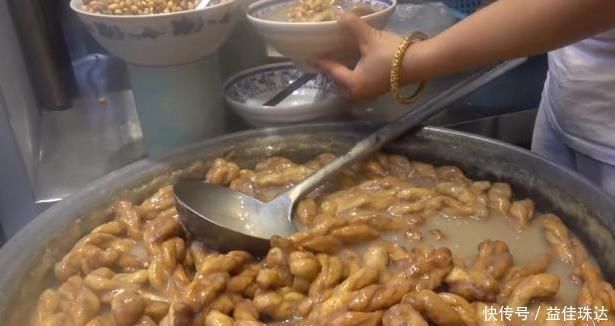 大叔|大叔早餐只卖“它”1碗4元，每天能卖6大桶，外地人吃1次就够了