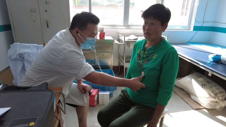 看身边变化 享美好生活｜看病买药不用出村了