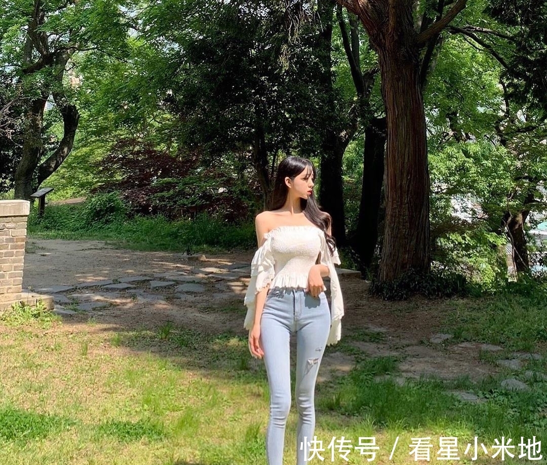 百搭 牛仔裤更显优雅气质，塑造美丽形象