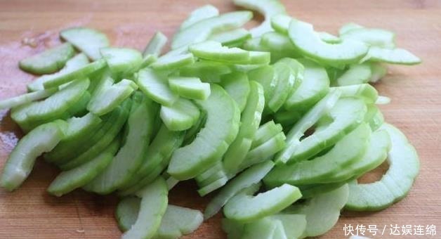 色斑|它是“天然美白液”,女性經(jīng)常吃,肌膚水嫩,淡化色斑,還能除煩