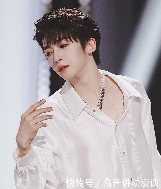 宋亚轩|明星势力榜热度大洗牌,冠军跌下神坛,刘宇的排名引争议