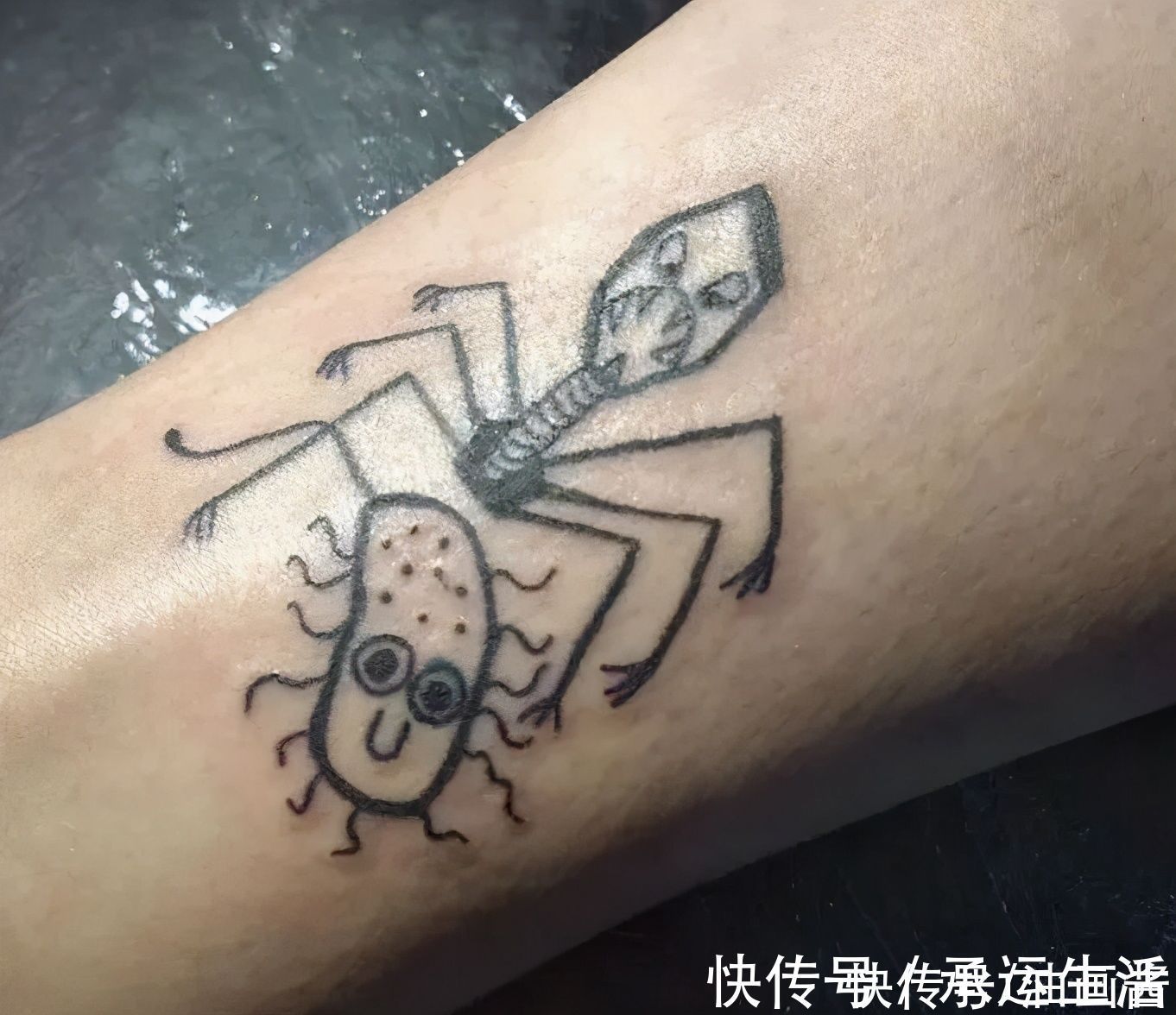 纹身师!不会画画的纹身师,纹出歪扭的小纹身,生涩俏皮让人忍俊不禁