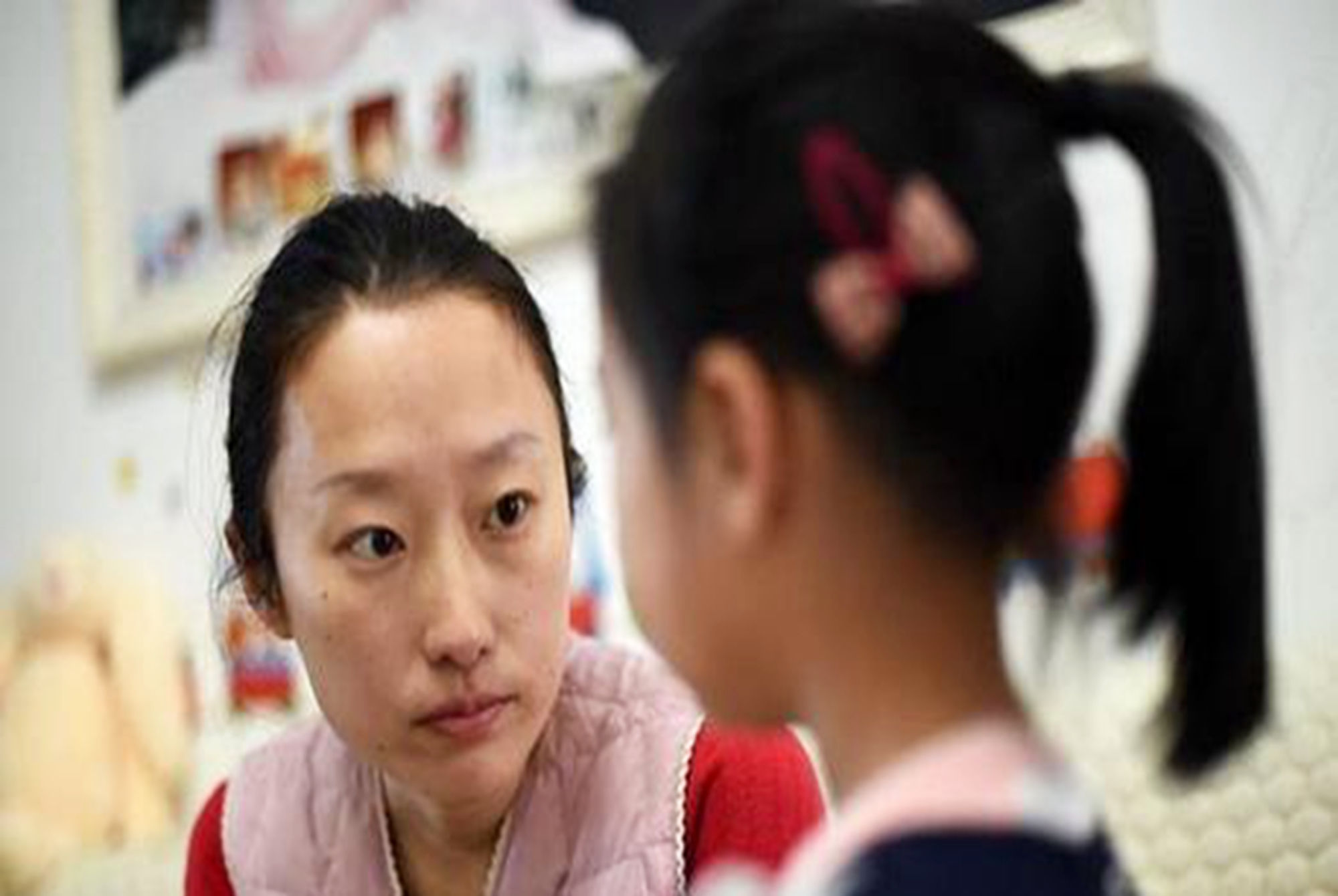 孝顺|孩子是不是“疼妈妈”?从小就能看出来,四种表现错不了