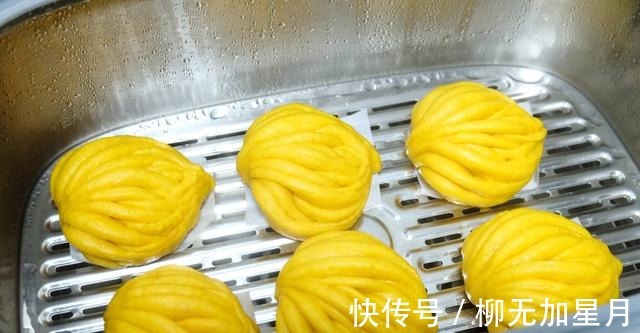 好吃又好看的南瓜花样馒头,做法简单营养健康,大人孩子都爱吃!