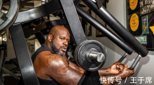 c罗|2米16奥尼尔有多强壮?麒麟臂吓坏刘语熙 泰森在他身边似路人