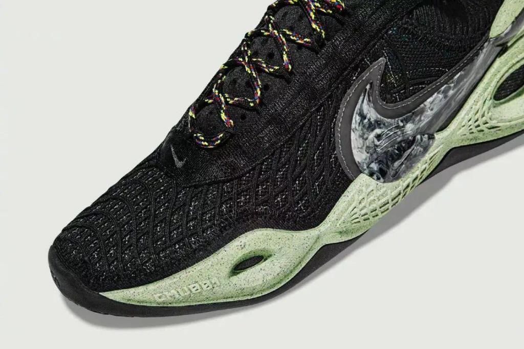 HD 16 + KD 13？Nike 这双垃圾鞋要封神？