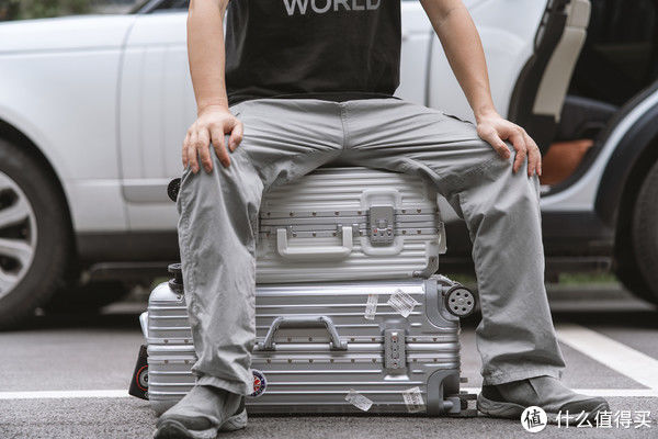 铝框|除了网红爆款 还有默默无闻的“国王”:EAZZ新款铝框登机箱