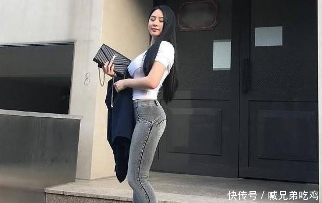 美女|牛仔裤美女,落落大方,尽显女人味