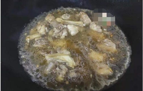 鲜香|鸭肉和它真是绝配,焖一焖鲜香开胃,驱寒暖胃,冷天常做给孩子吃