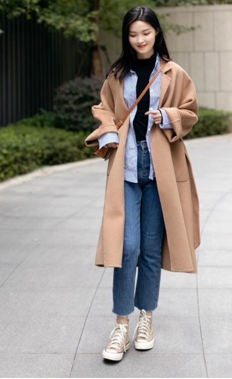 指南|秋冬穿搭指南,“大衣+直筒裤”最易上手,保暖又舒适,高级时髦