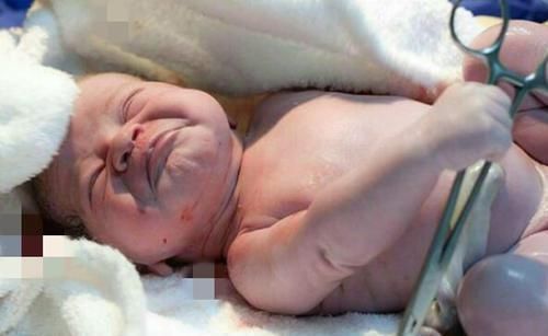 胎儿|新生儿若有这3种表现,其实是在暗示妈妈:我在娘胎里过得很滋润