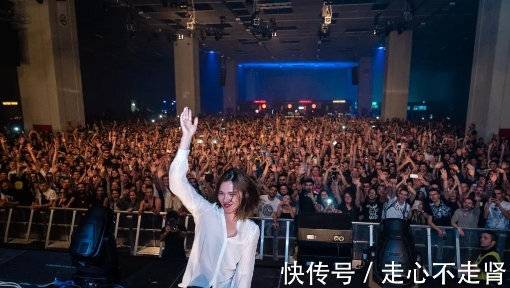 ninNina Kraviz:Techno DJ的地下与主流