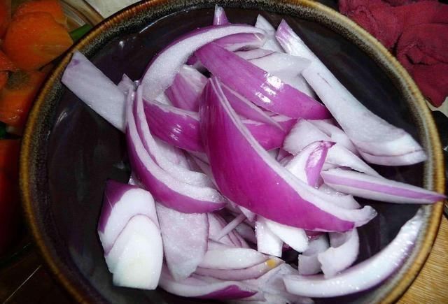 糖尿病患者|吃苦瓜、洋葱就能降血糖?营养师却说:糖尿病患者该醒一醒了